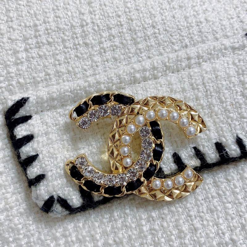 Chanel Brooch 1lyx67